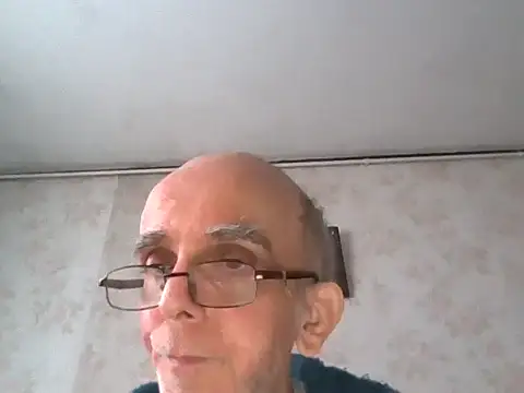 Snapshot of mariusica1@xh chatting on 10.15.25 mariusica1xh online show from 10.15.25