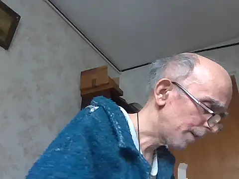 Snapshot of mariusica1@xh chatting on 10.16.25 mariusica1xh online show from 10.16.25