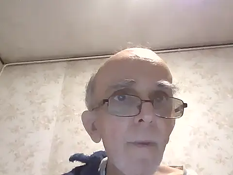 Snapshot of mariusica1@xh chatting on 10.22.25 mariusica1xh online show from 10.22.25