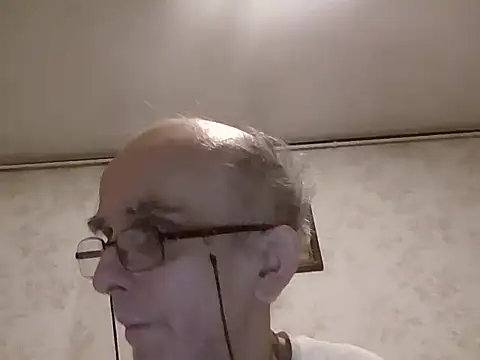 Snapshot of mariusica1@xh chatting on 10.22.25 mariusica1xh online show from 10.22.25