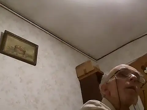 Snapshot of mariusica1@xh chatting on 10.23.25 mariusica1xh online show from 10.23.25