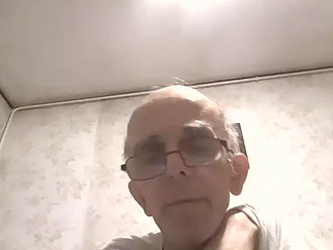 Snapshot of mariusica1@xh chatting on 10.27.25 mariusica1xh online show from 10.27.25