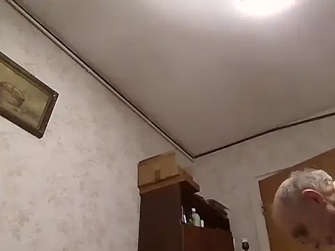 Snapshot of mariusica1@xh chatting on 11.04.25 mariusica1xh online show from 11.04.25