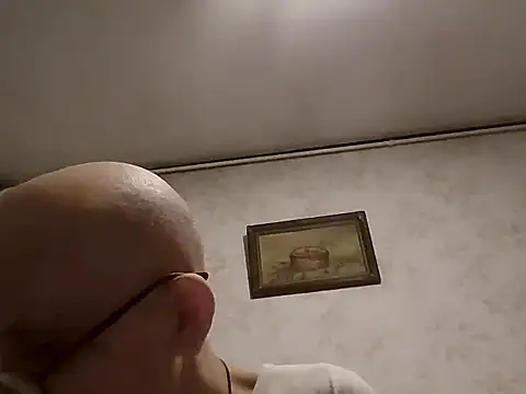 Snapshot of mariusica1@xh chatting on 11.05.25 mariusica1xh online show from 11.05.25