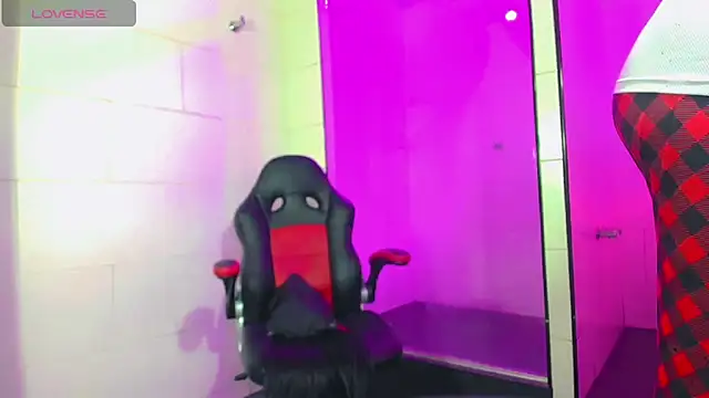 nicol gill  online show from 02.20.25