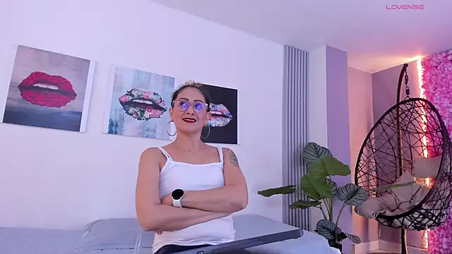 Angela donnato online show from 12.05.25