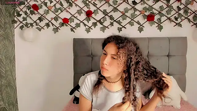 Lilith Miller21 online show from 12.16.24