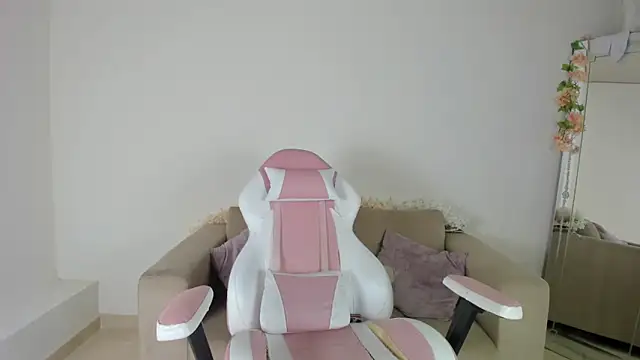 Charlotte cowell sub1  online show from 12.19.24