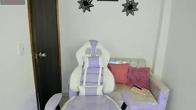 Charlotte cowell sub1  online show from 03.20.25