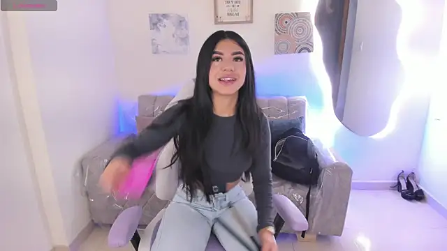 Charlotte cowell sub1  online show from 12.02.25