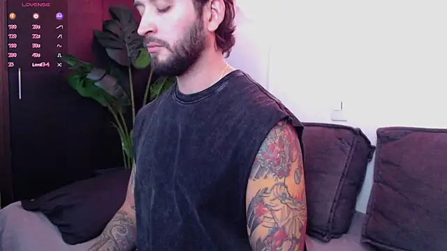 Snapshot of marco_allison43 chatting on 10.16.25 marco allison43 online show from 10.16.25