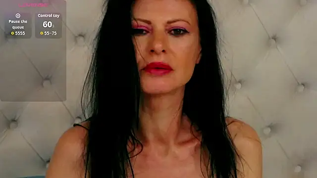 Snapshot of RosalieNorman chatting on 04.28.26 RosalieNorman online show from 04.28.26