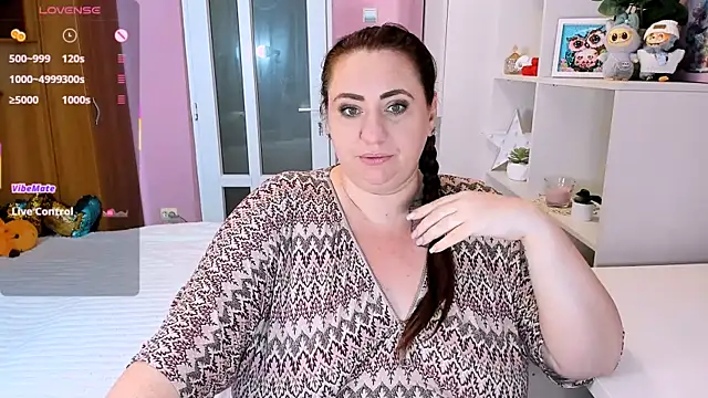 lovely adelle online show from 11.24.25