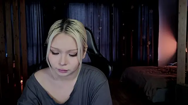 RileyMee online show from 02.10.26