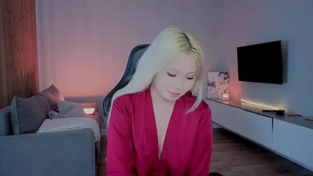 RileyMee online show from 04.07.26