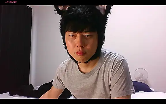 Snapshot of whitebriefboy chatting on 10.31.25 whitebriefboy online show from 10.31.25