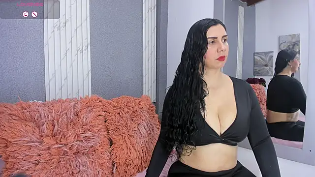 Snapshot of jhasly_am chatting on 10.03.25 jhasly am online show from 10.03.25