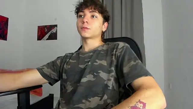 Snapshot of Joe23__ chatting on 10.04.25 Joe23 online show from 10.04.25