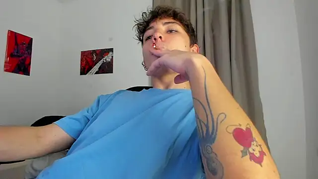 Snapshot of Joe23__ chatting on 10.08.25 Joe23 online show from 10.08.25