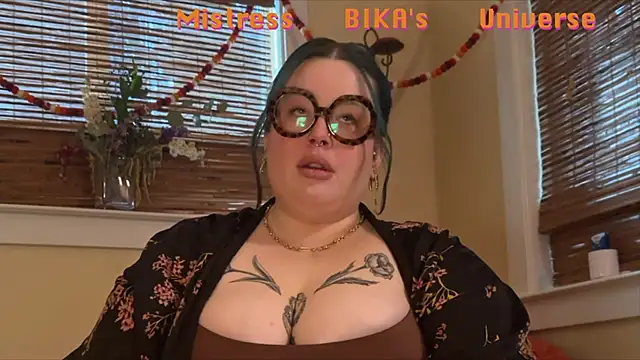 MissBika online show from 03.07.25