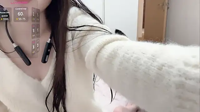 Snapshot of Sweet-Angel999 chatting on 02.18.25 Sweet-Angel999 online show from 02.18.25