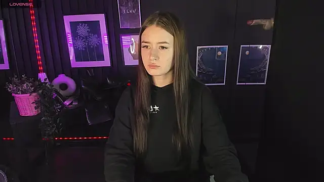 Snapshot of Lily_Moonlight chatting on 12.14.24 Lily Moonlight online show from 12.14.24