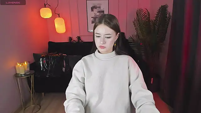 Snapshot of Lily_Moonlight chatting on 12.20.24 Lily Moonlight online show from 12.20.24