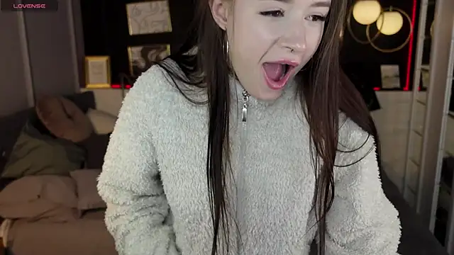 Snapshot of Lily_Moonlight chatting on 12.25.24 Lily Moonlight online show from 12.25.24