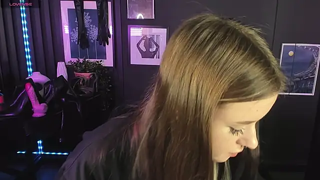 Snapshot of Lily_Moonlight chatting on 01.14.25 Lily Moonlight online show from 01.14.25