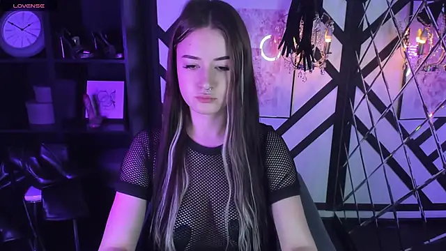 Snapshot of Lily_Moonlight chatting on 01.23.25 Lily Moonlight online show from 01.23.25