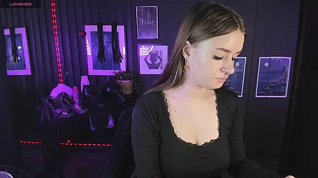 Snapshot of Lily_Moonlight chatting on 01.30.25 Lily Moonlight online show from 01.30.25