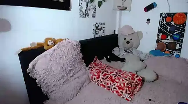 Snapshot of Dy_Hanna chatting on 01.18.25 Dy Hanna online show from 01.18.25