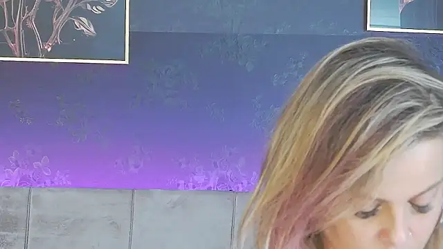 ZoeMesmerize online show from 12.12.24