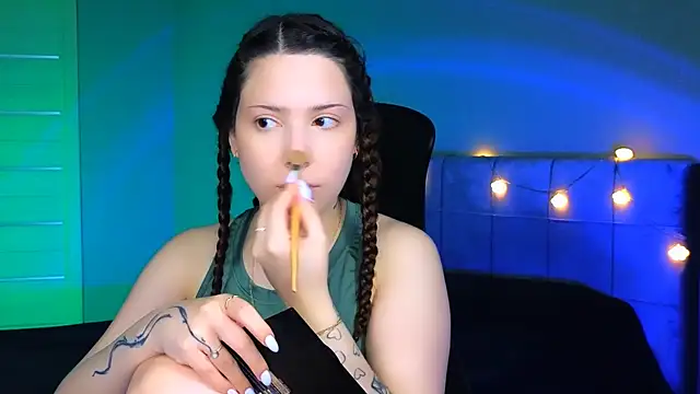 Snapshot of Stacy_Gonzales_ chatting on 03.19.25 Stacy Gonzales online show from 03.19.25