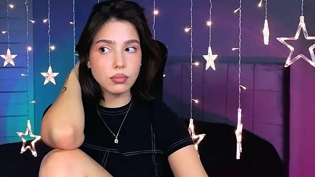 Snapshot of Stacy_Gonzales_ chatting on 10.09.25 Stacy Gonzales online show from 10.09.25