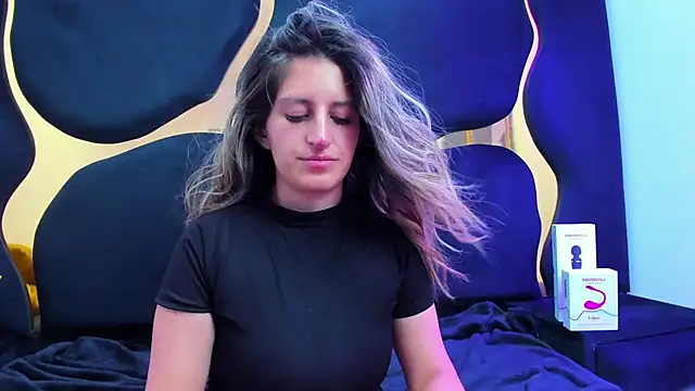 GiaRoussel online show from 10.11.25