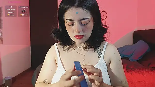 Snapshot of Lin-cute chatting on 09.30.25 Lin-cute online show from 09.30.25