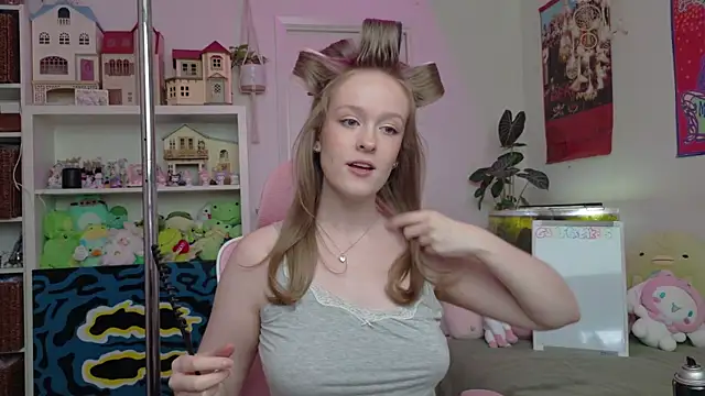 Daisy Dollxo online show from 04.28.26