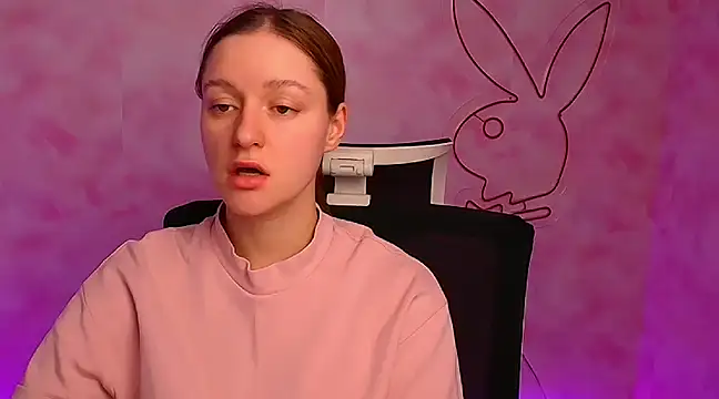 Snapshot of Fantasy_July chatting on 12.04.24 Fantasy July online show from 12.04.24