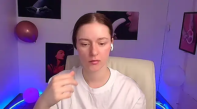 Snapshot of Fantasy_July chatting on 03.12.25 Fantasy July online show from 03.12.25