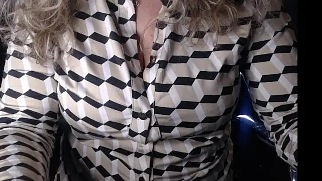 JenniLowen online show from 01.10.25