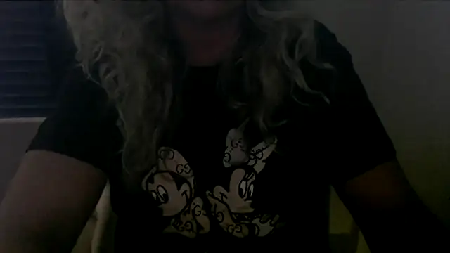 Snapshot of JenniLowen chatting on 10.13.25 JenniLowen online show from 10.13.25