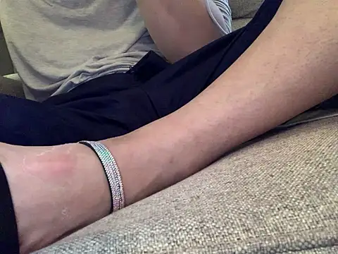 Snapshot of skatebored chatting on 12.29.24 skatebored online show from 12.29.24