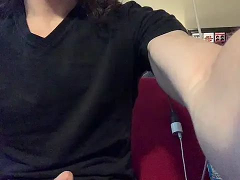 Snapshot of skatebored chatting on 01.20.25 skatebored online show from 01.20.25