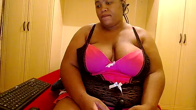 kittydollyx02 online show from 02.20.25