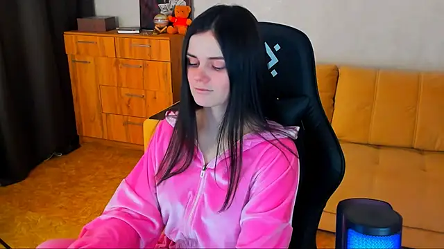 Lora Cain online show from 01.13.25