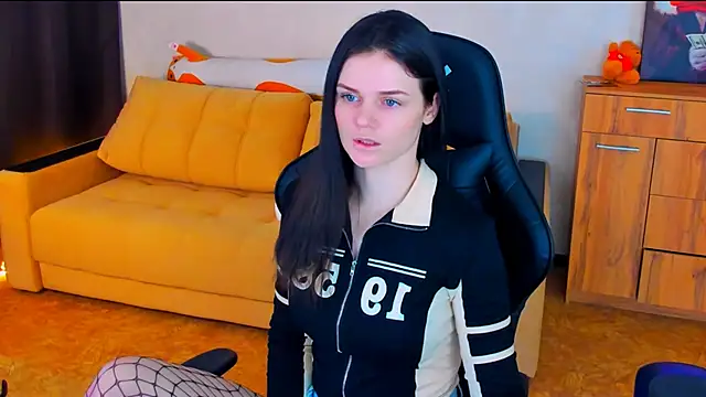 Lora Cain online show from 01.17.25