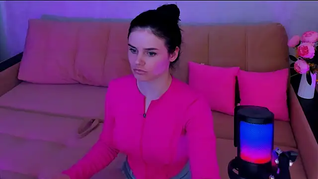 Lora Cain online show from 03.15.25