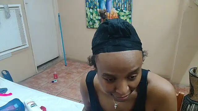 Snapshot of DeliciuosCindy chatting on 11.09.25 DeliciuosCindy online show from 11.09.25