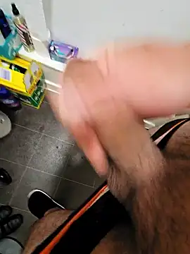 Snapshot of eric69_69 chatting on 09.29.25 eric69 69 online show from 09.29.25